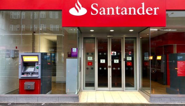 Fachada de Agência do Banco Santander